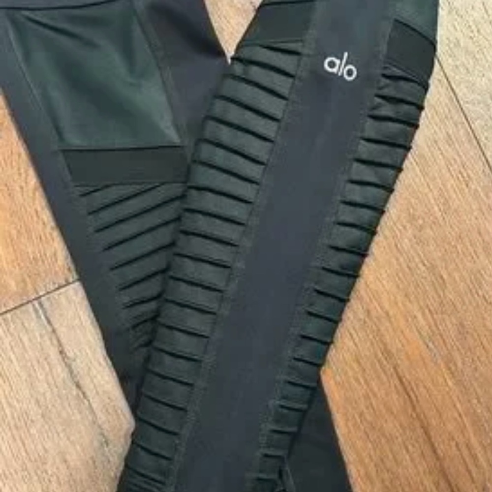 ALO Yoga Black Leggings